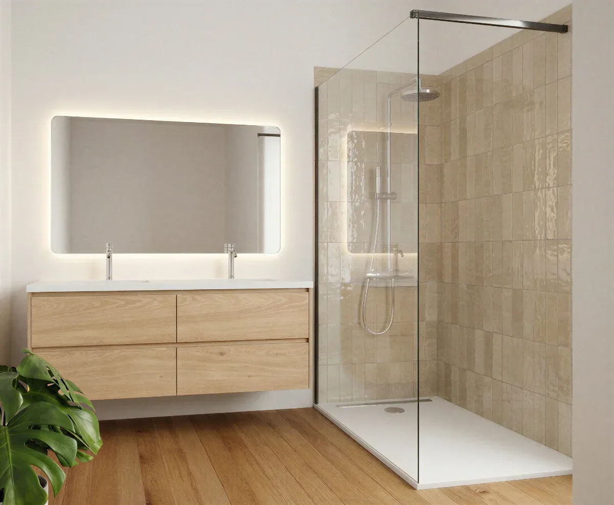 Salle de bain de La Placette, meuble en chêne, miroir lumineux et douche à l’italienne